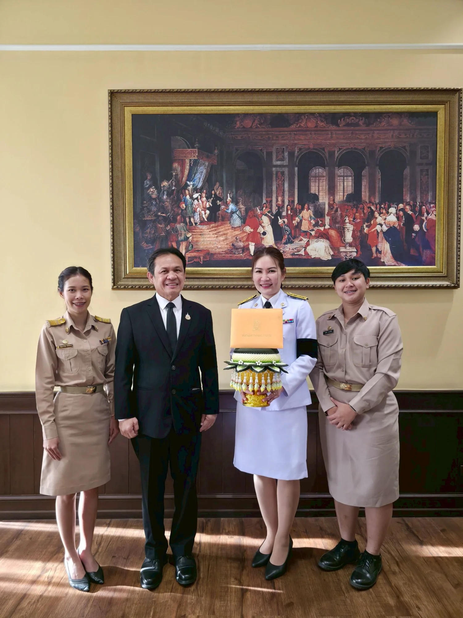 รับรางวัลพระราชทาน