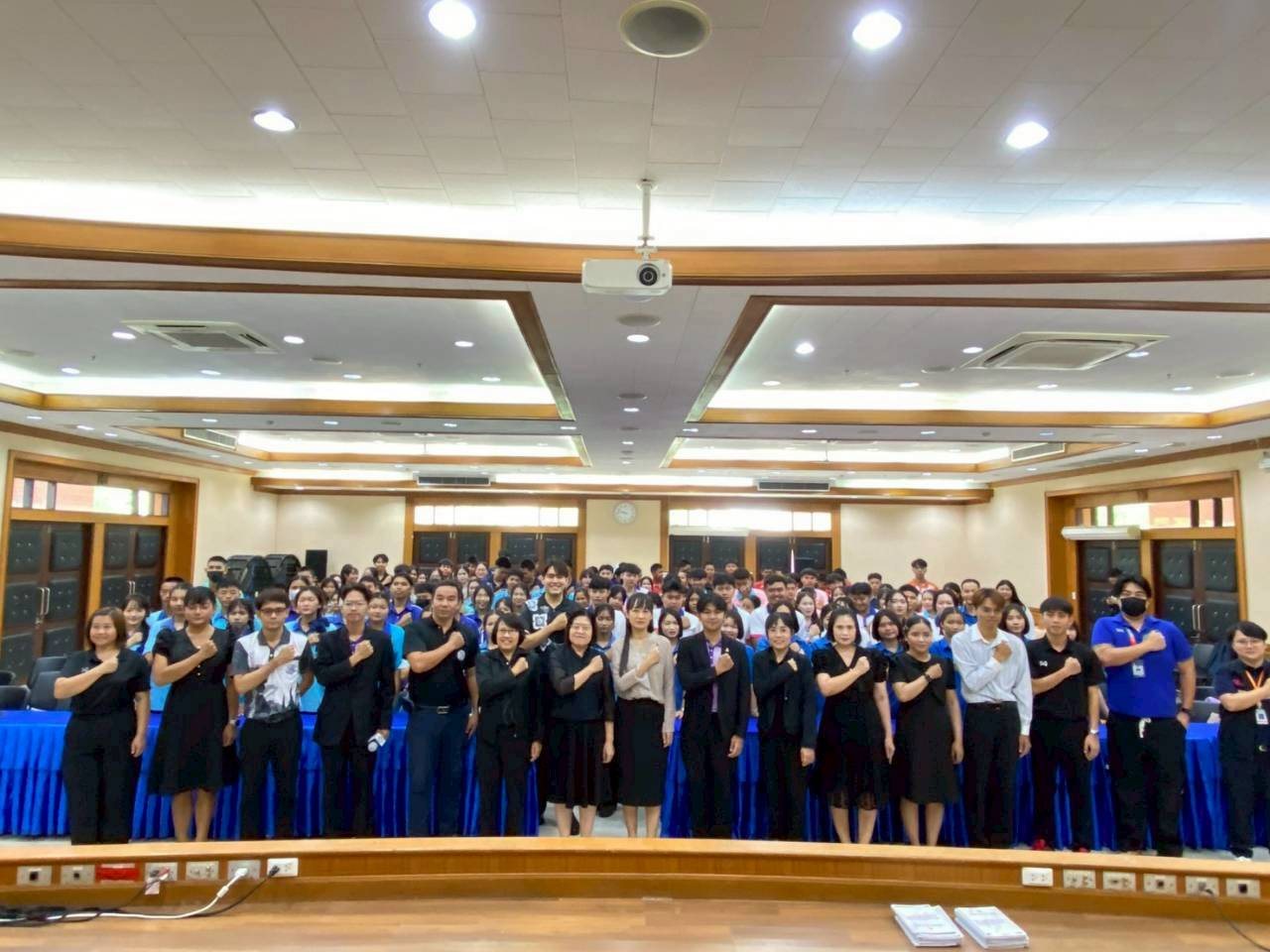 โรงเรียนเทศบาล ๑ กิตติขจร เข้าร่วมโครงการเยาวชนไทยหัวใจสะอาด ประจำปี 2569 No Corruption พลังเยาวชนต้านคอรับชัน  ณ ห้องประชุมองค์การบริหารส่วนจังหวัดตาก จังหวัดตาก