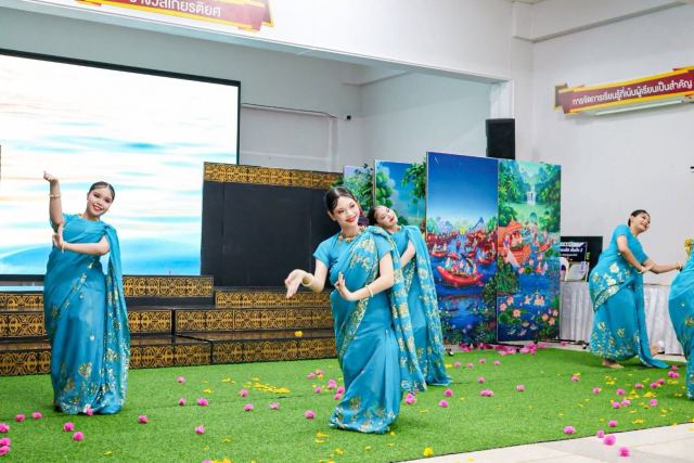 ภาพกิจกรรมที่ 27 จาก 50